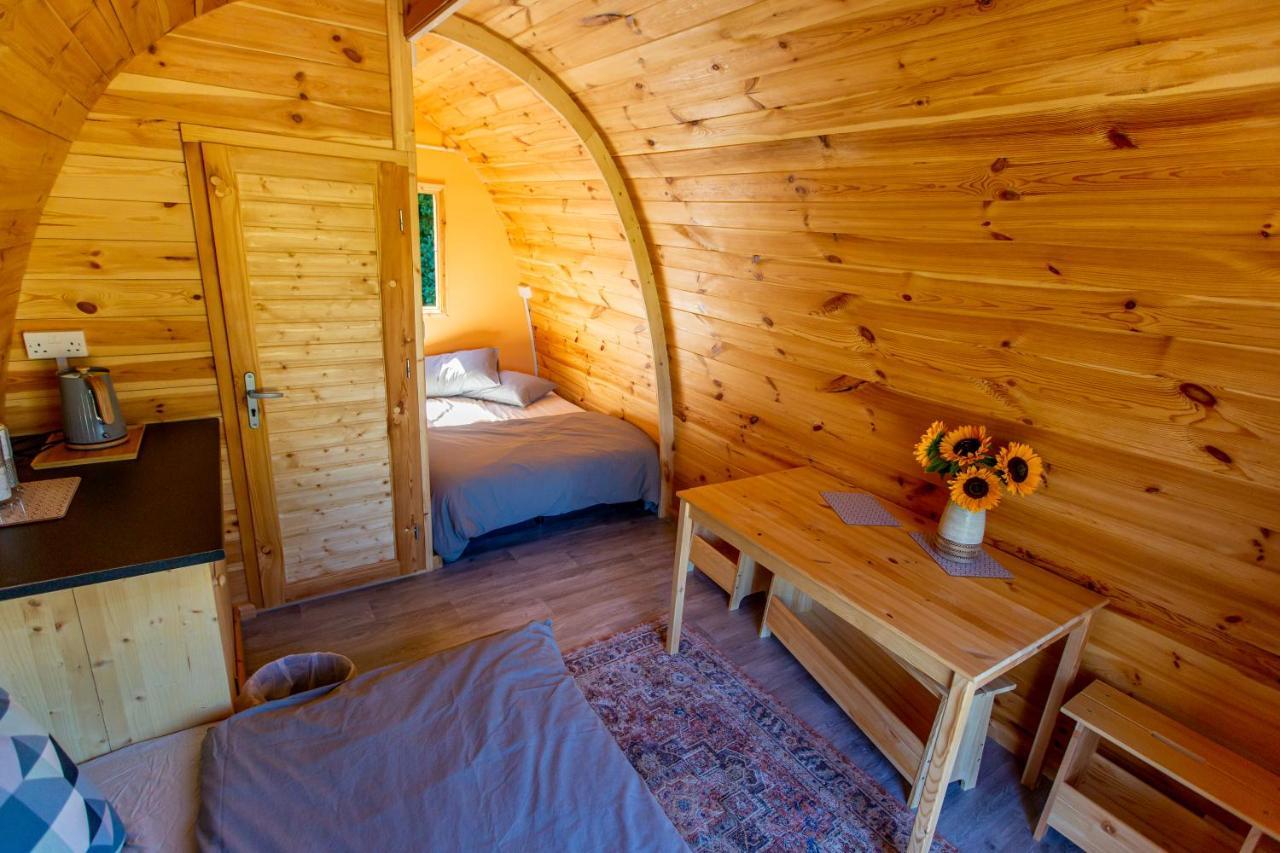 The Woolpack Glamping Hotel Maidstone Ngoại thất bức ảnh