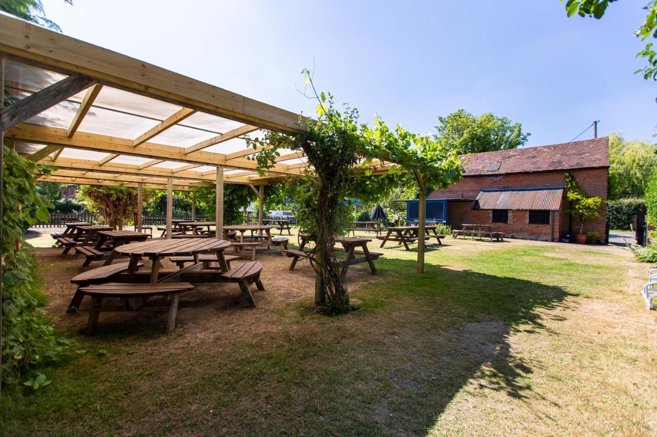 The Woolpack Glamping Hotel Maidstone Ngoại thất bức ảnh
