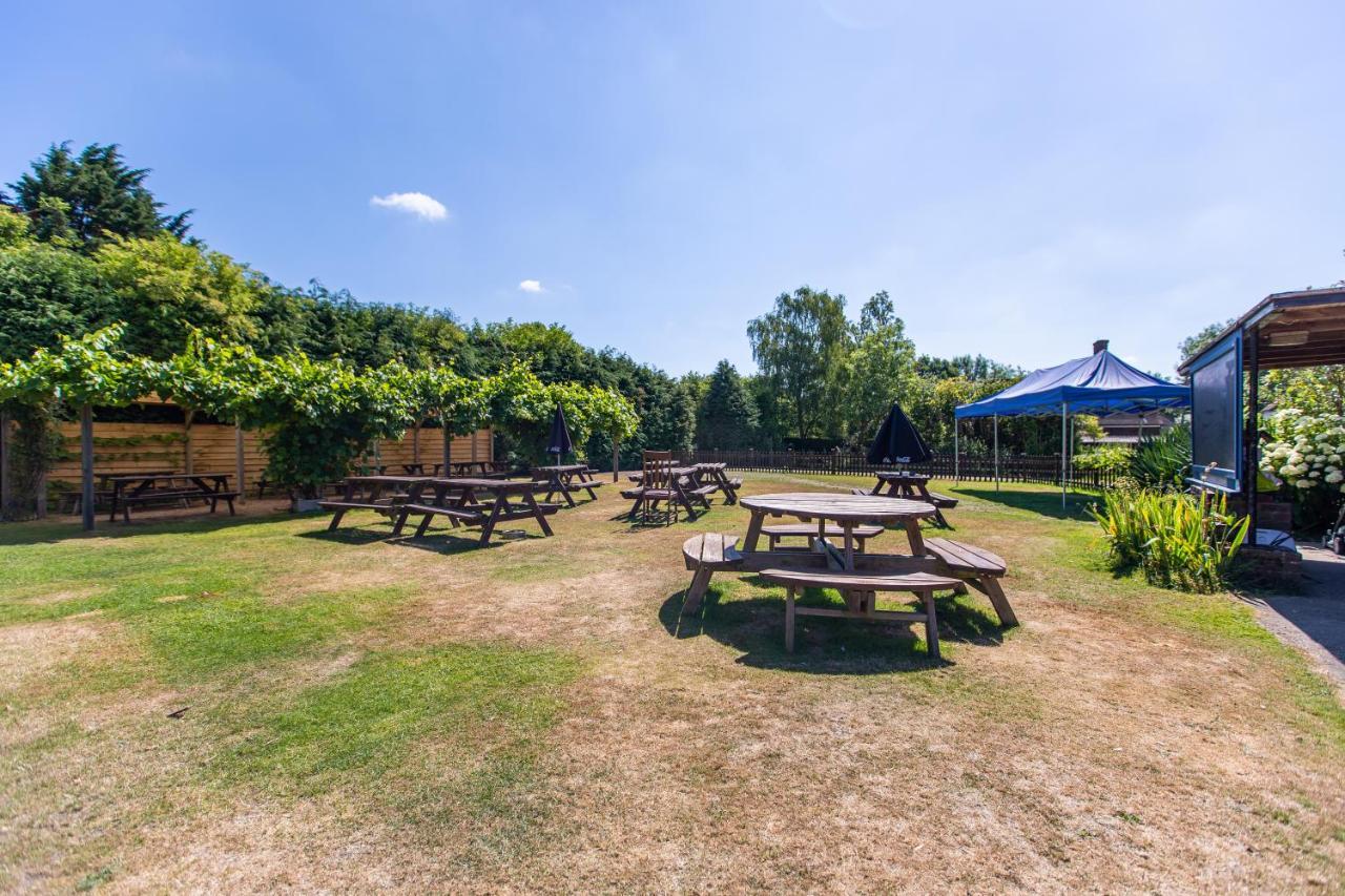 The Woolpack Glamping Hotel Maidstone Ngoại thất bức ảnh